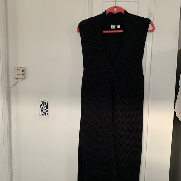 Woman’s Rib-Knit Sleeveless Duster Vest - Picture 2 of 9